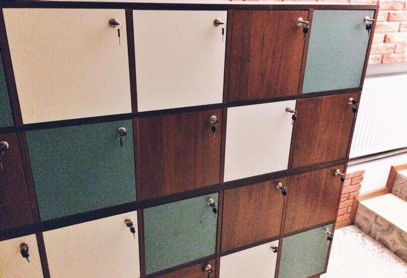 Capsularhouse Hostel