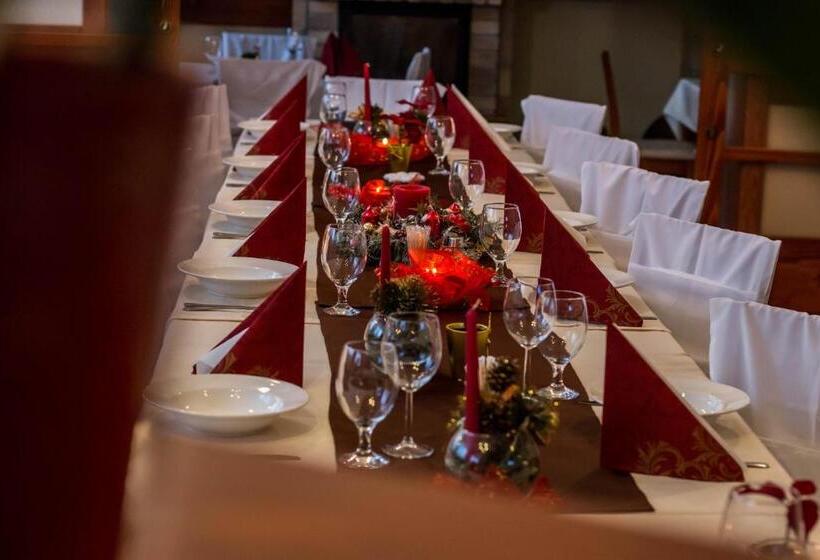 فندق Penzion Fit   Contactless Check In