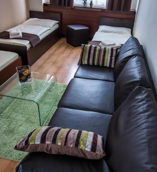 فندق Penzion Fit   Contactless Check In