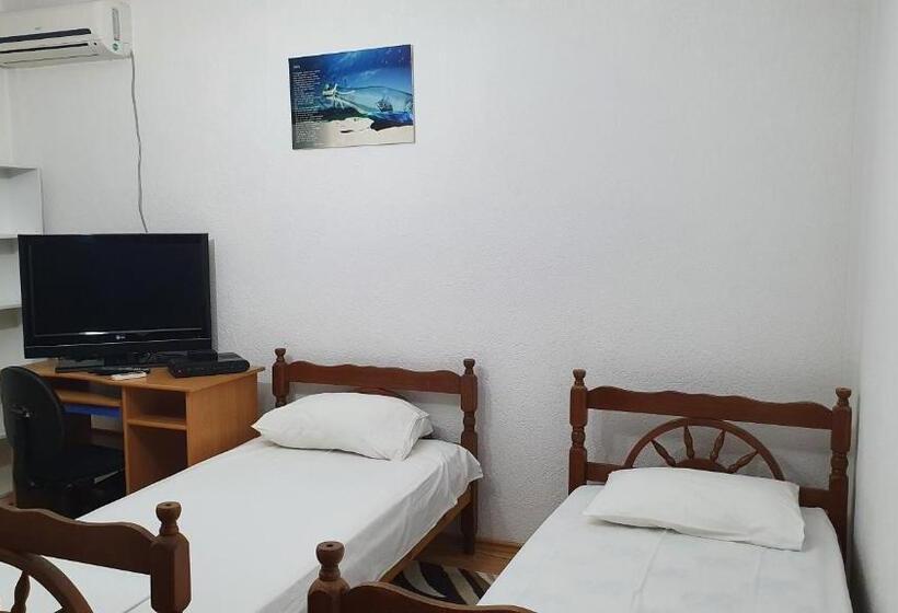 پانسیون Guesthouse Sinani