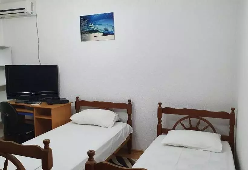 پانسیون Guesthouse Sinani