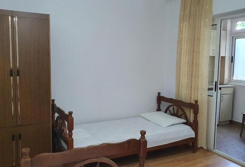 پانسیون Guesthouse Sinani