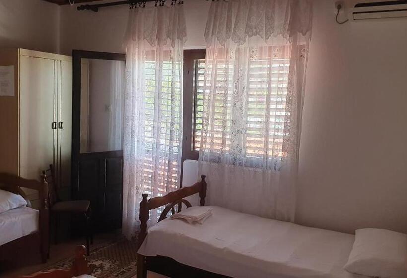 پانسیون Guesthouse Sinani