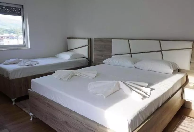 پانسیون Guesthouse Sinani