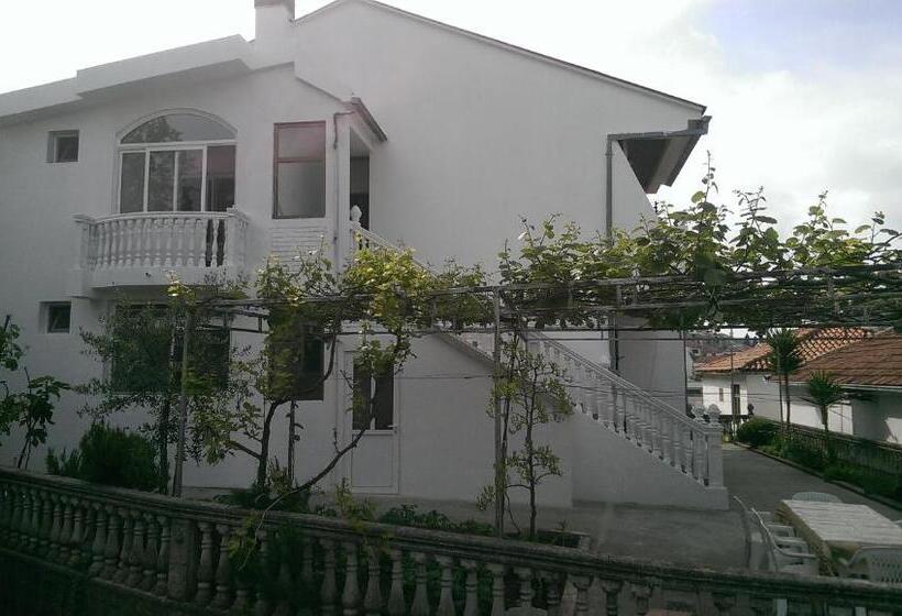 پانسیون Guesthouse Sinani