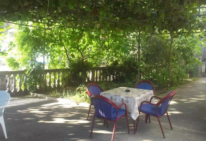 پانسیون Guesthouse Sinani