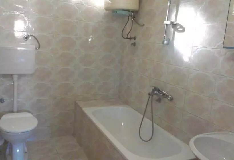 پانسیون Guesthouse Sinani