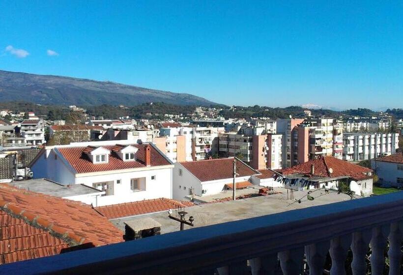 پانسیون Guesthouse Sinani