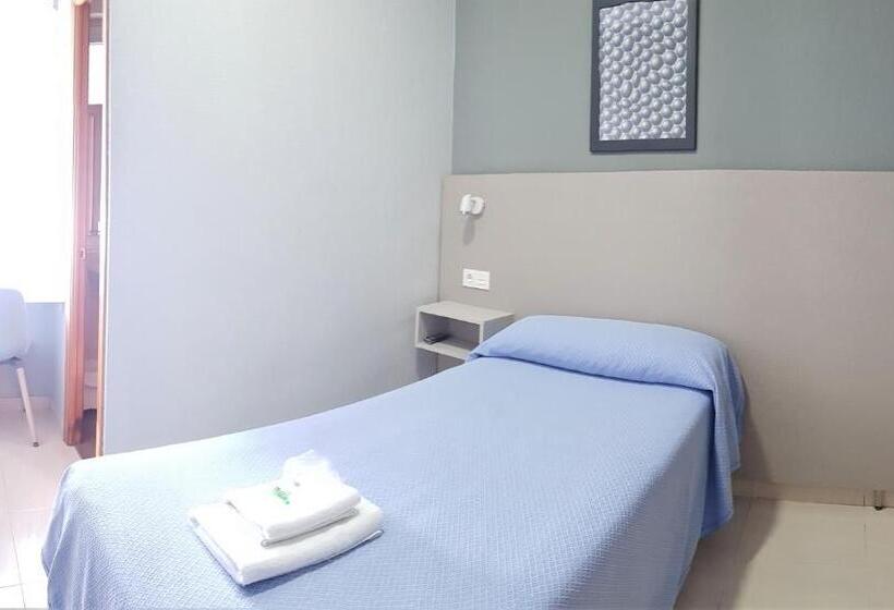 פנסיון Hostal Soto