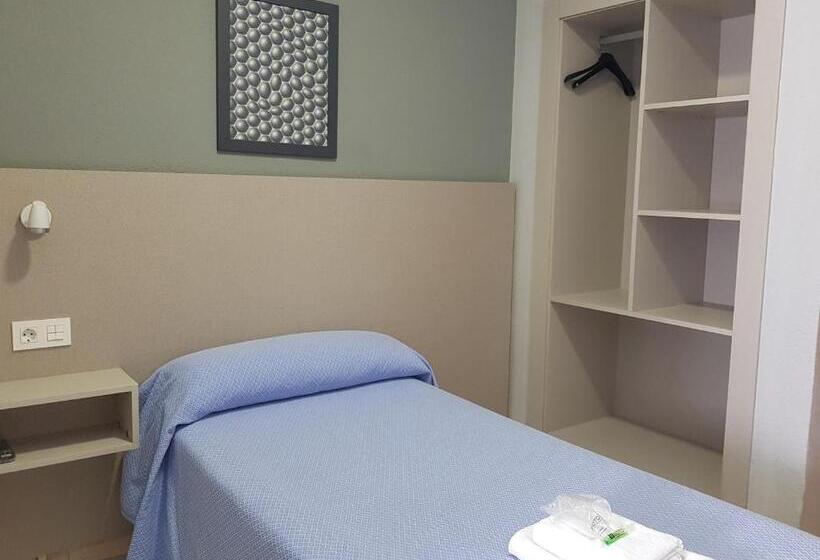 פנסיון Hostal Soto