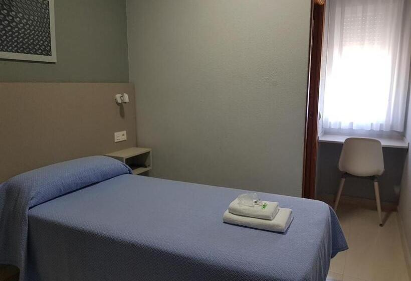 פנסיון Hostal Soto