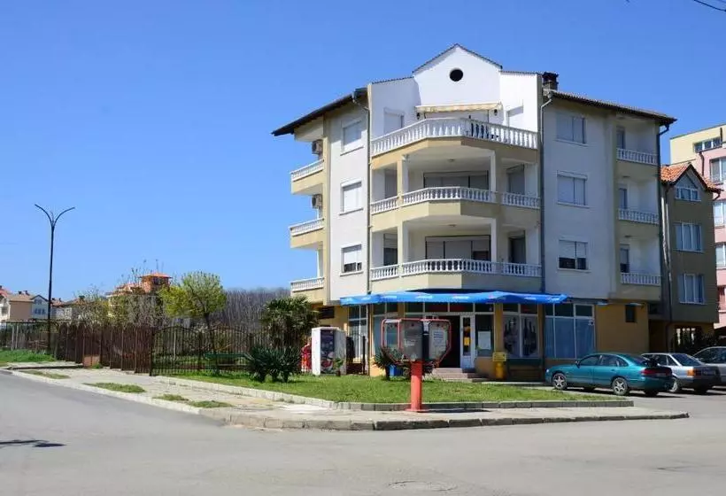 Majatalo Kirovi House   Guest Rooms