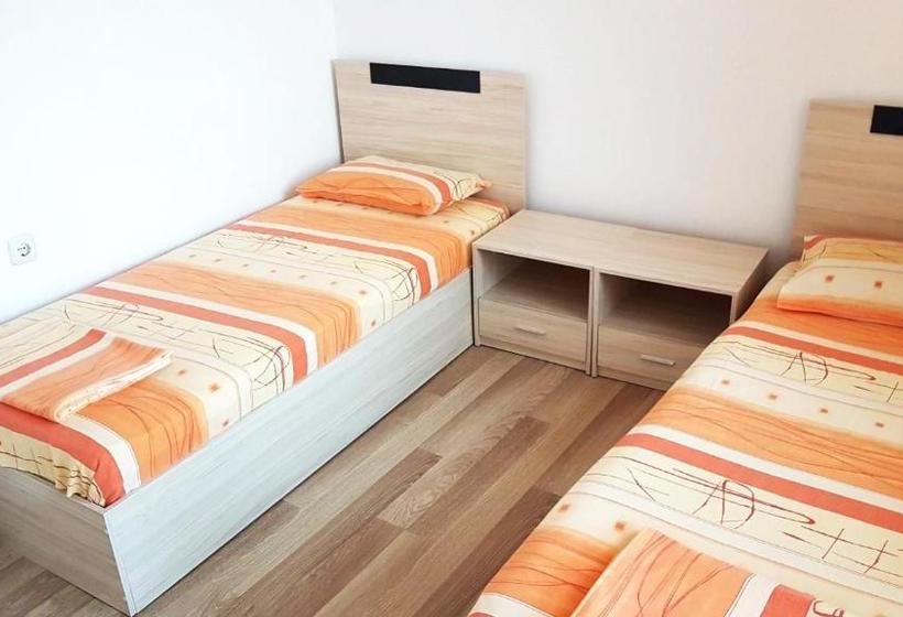 بنسيون Kirovi House Guest Rooms