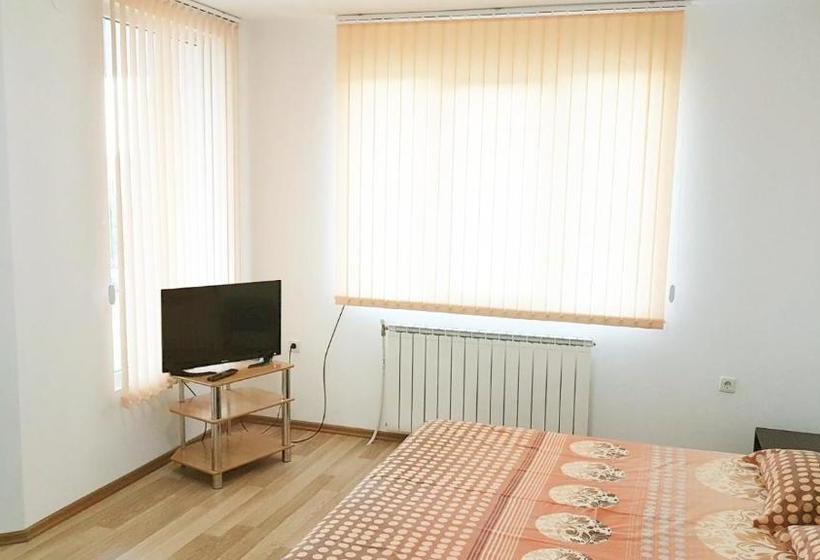 بنسيون Kirovi House Guest Rooms