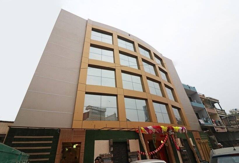 هتل Sanjay Galaxy Premium By Oyo Rooms