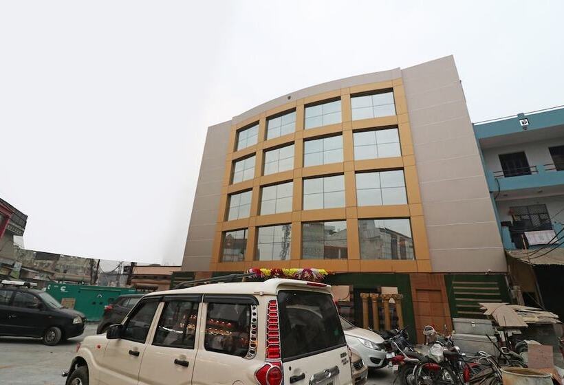 هتل Sanjay Galaxy Premium By Oyo Rooms