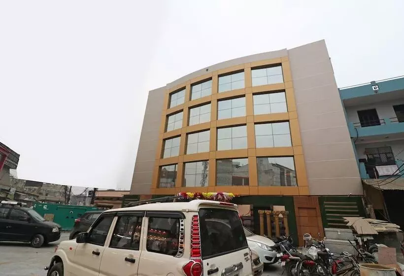 هتل Sanjay Galaxy Premium By Oyo Rooms
