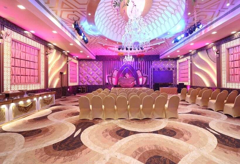 هتل Sanjay Galaxy Premium By Oyo Rooms