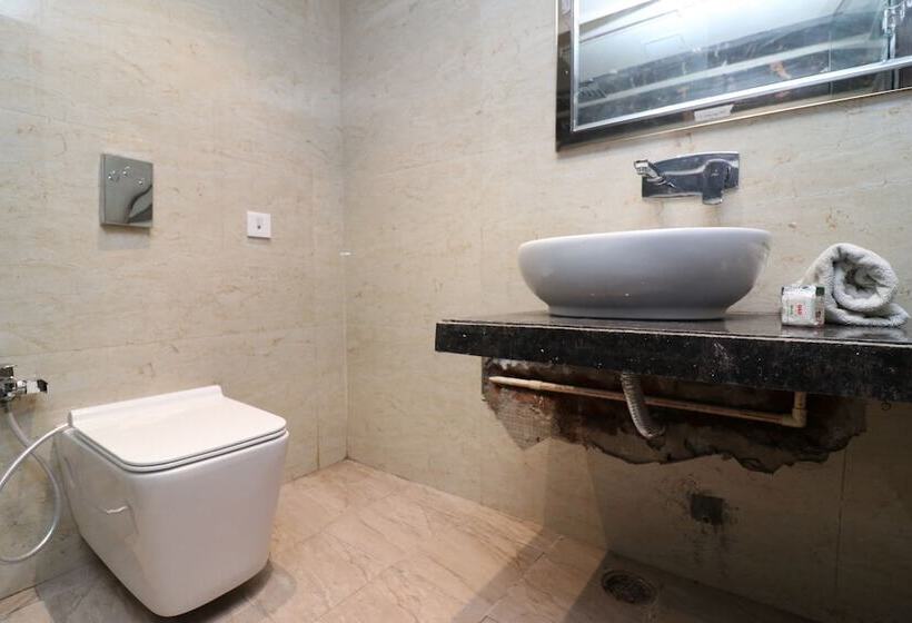 هتل Sanjay Galaxy Premium By Oyo Rooms