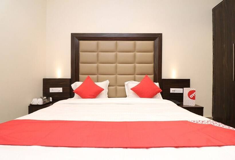 هتل Sanjay Galaxy Premium By Oyo Rooms