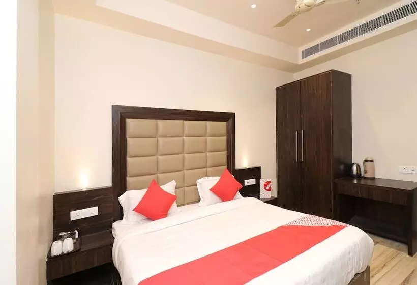 هتل Sanjay Galaxy Premium By Oyo Rooms