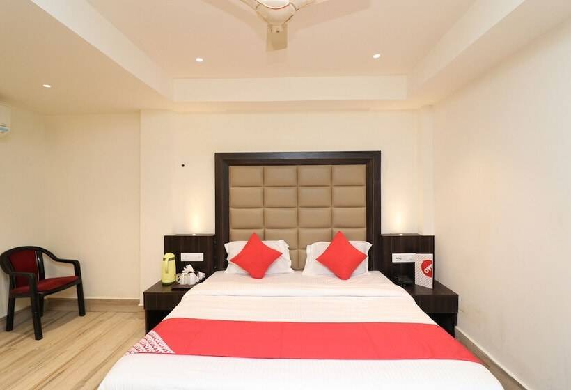هتل Sanjay Galaxy Premium By Oyo Rooms