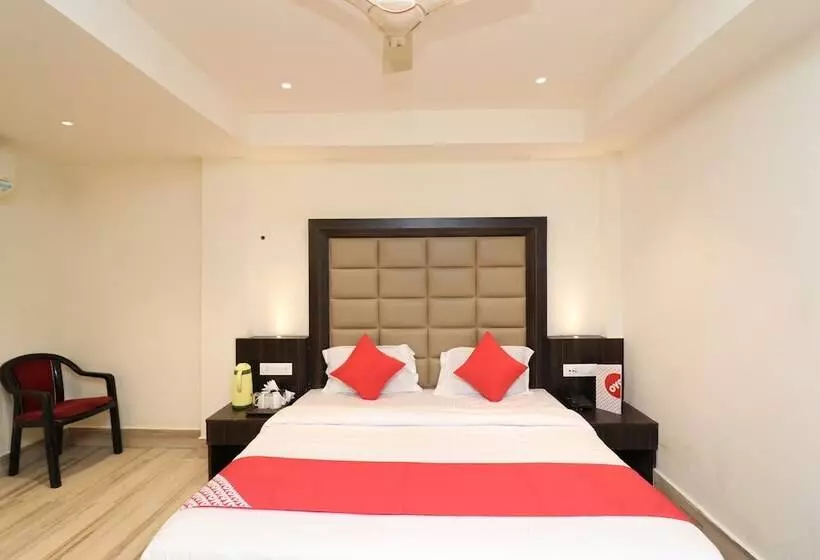 هتل Sanjay Galaxy Premium By Oyo Rooms