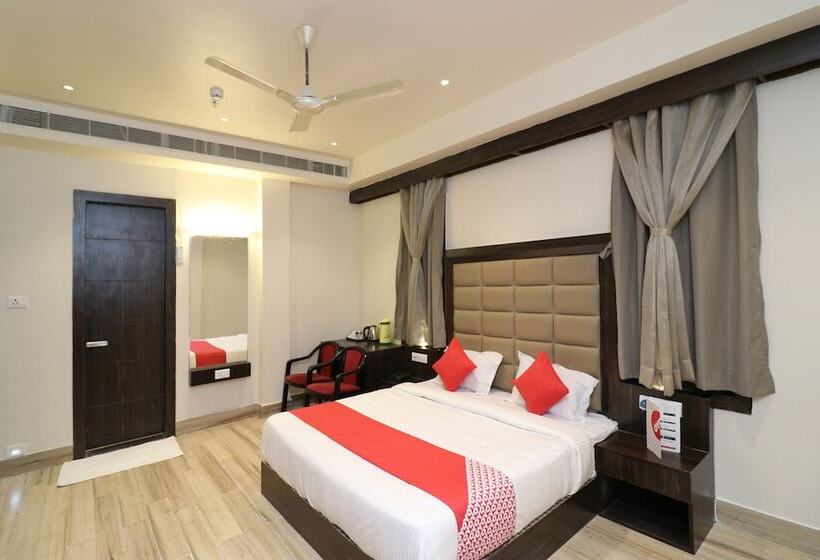 هتل Sanjay Galaxy Premium By Oyo Rooms