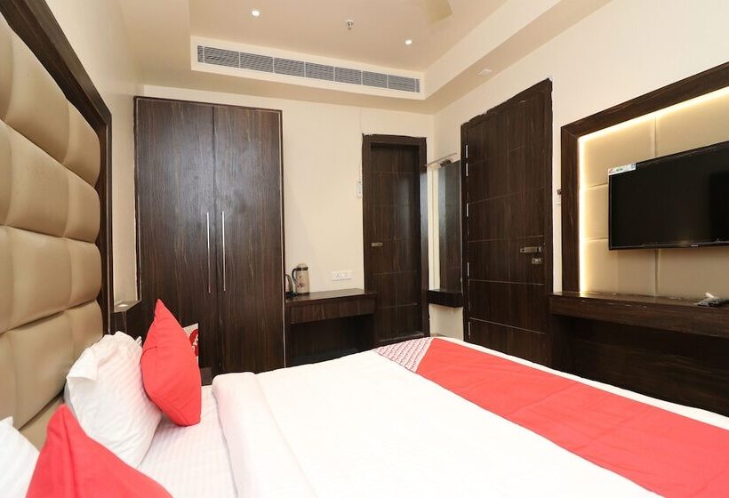 هتل Sanjay Galaxy Premium By Oyo Rooms