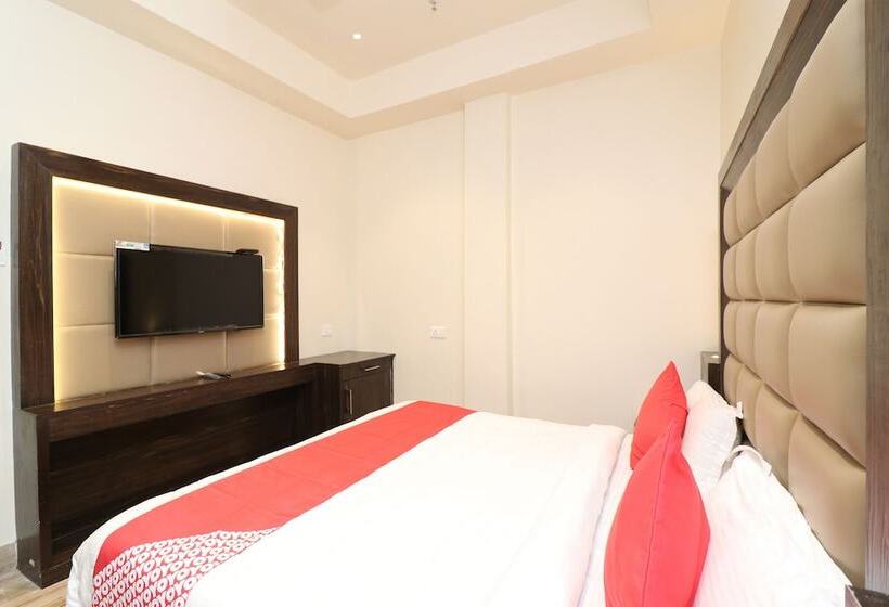 هتل Sanjay Galaxy Premium By Oyo Rooms