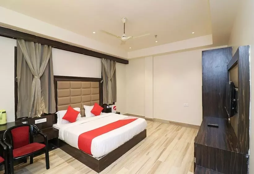 هتل Sanjay Galaxy Premium By Oyo Rooms