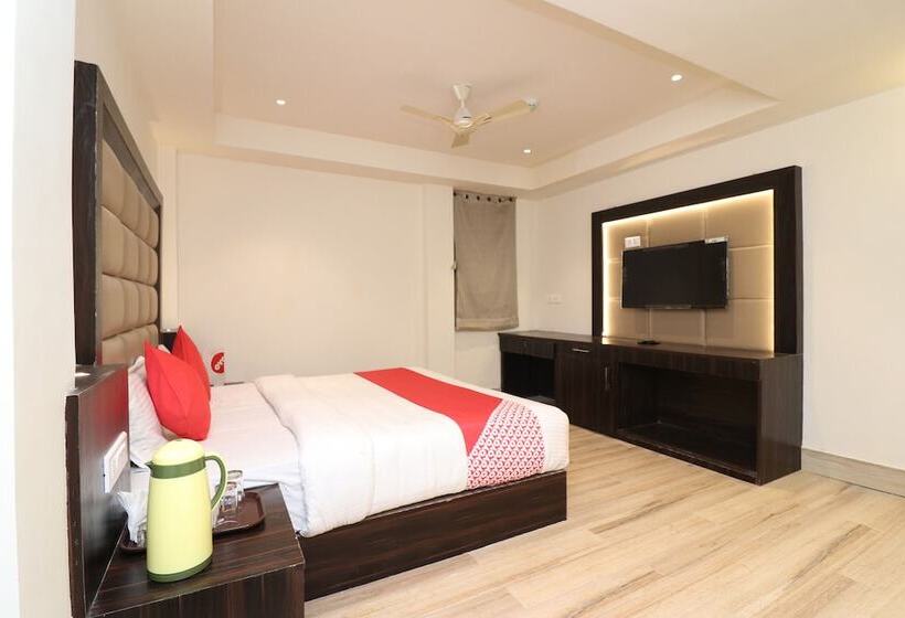 هتل Sanjay Galaxy Premium By Oyo Rooms