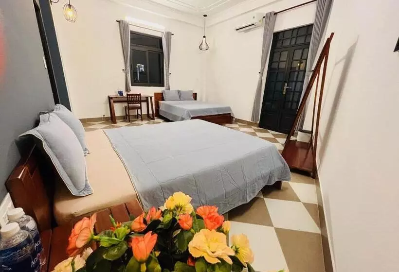 پانسیون Queenie House