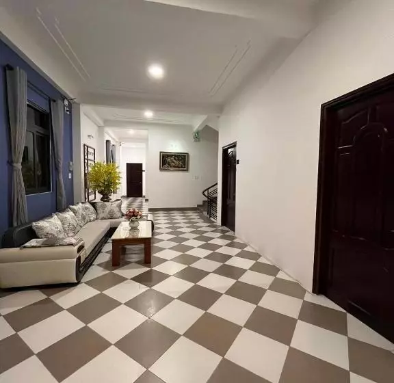 پانسیون Queenie House