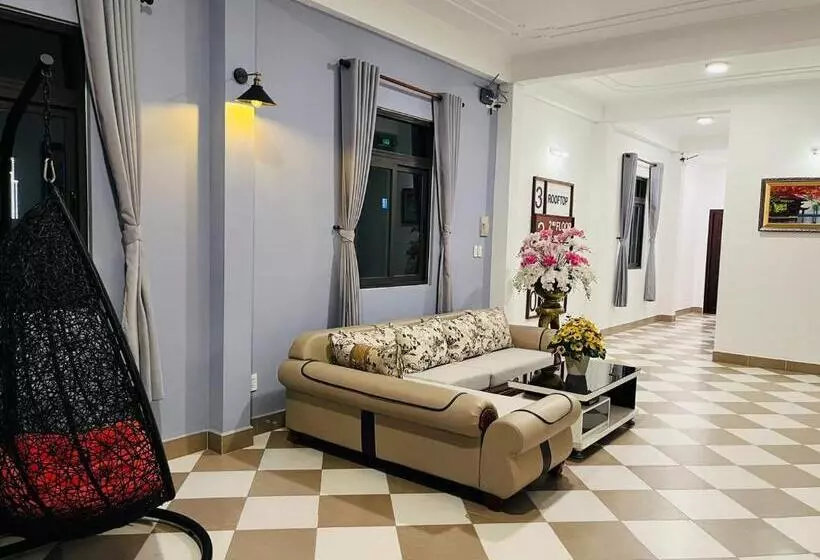 پانسیون Queenie House