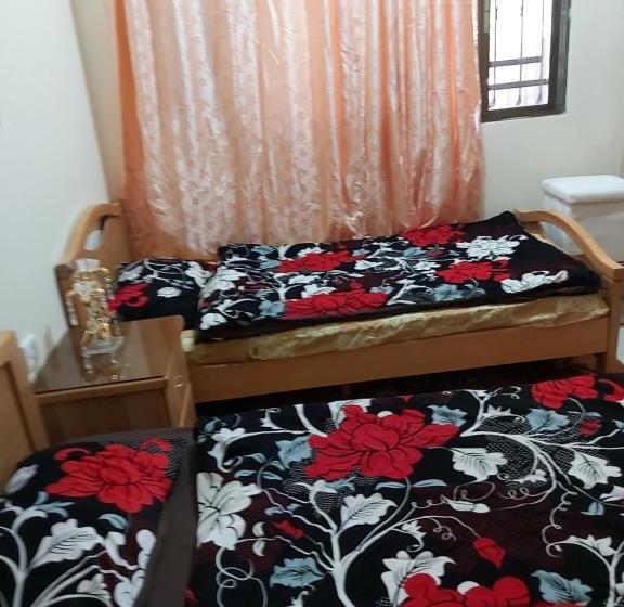 هاستل Al Reem House