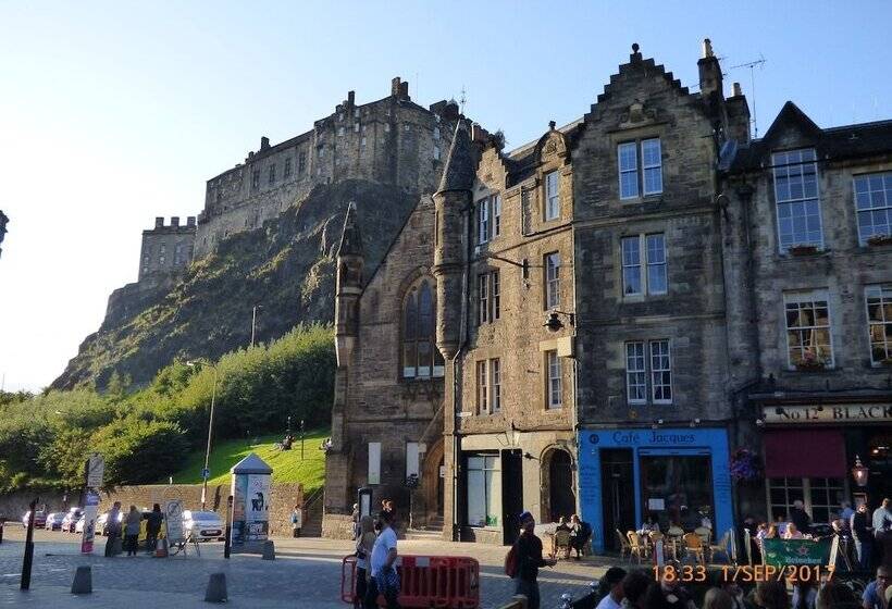 Grassmarket, Below Edinburgh Castle In Old Town