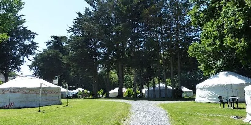 Hotelli Village De Yourtes