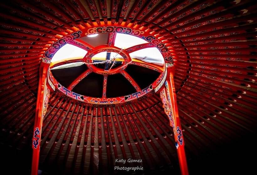 فندق Village De Yourtes