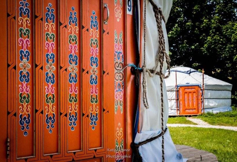 فندق Village De Yourtes