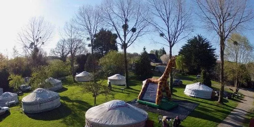 Hotelli Village De Yourtes