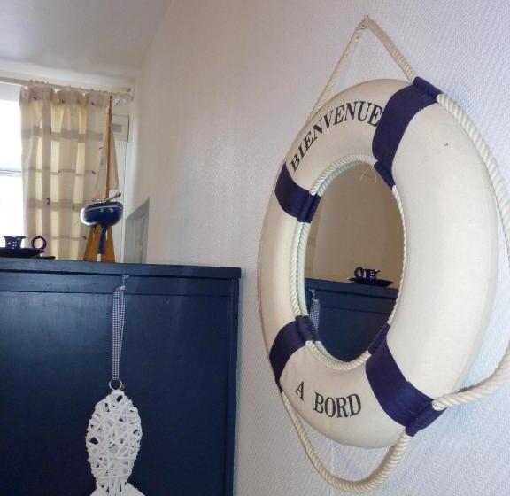 Bed and Breakfast Manoir De L Hermerel