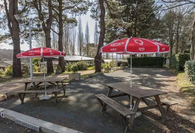 Hotelli Camping Les Capucines