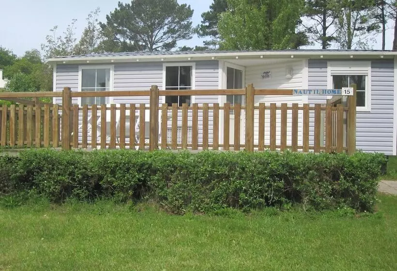 Hotelli Camping Les Capucines