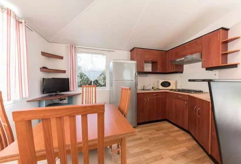 Hotelli Camping Les Capucines