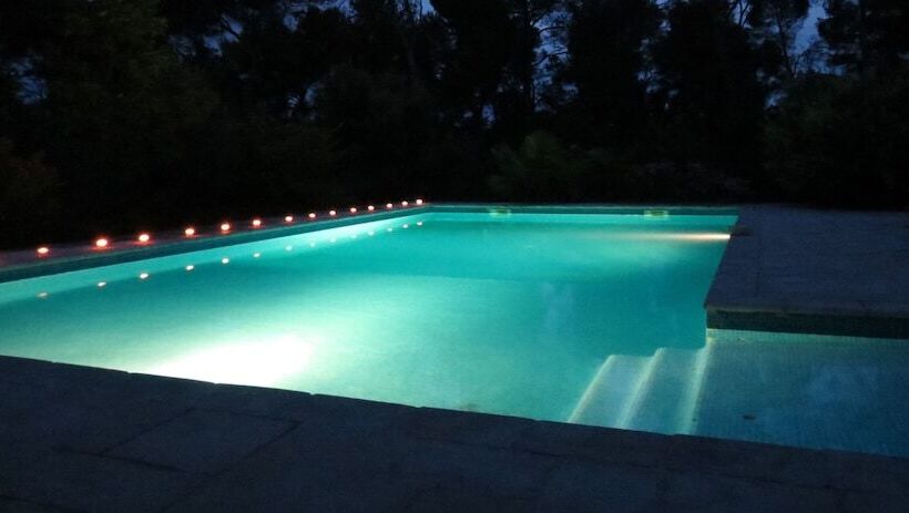 ベッドアンドブレックファースト La Bastide De L Aube Chambre D Hôtes