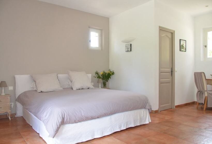 ベッドアンドブレックファースト La Bastide De L Aube Chambre D Hôtes