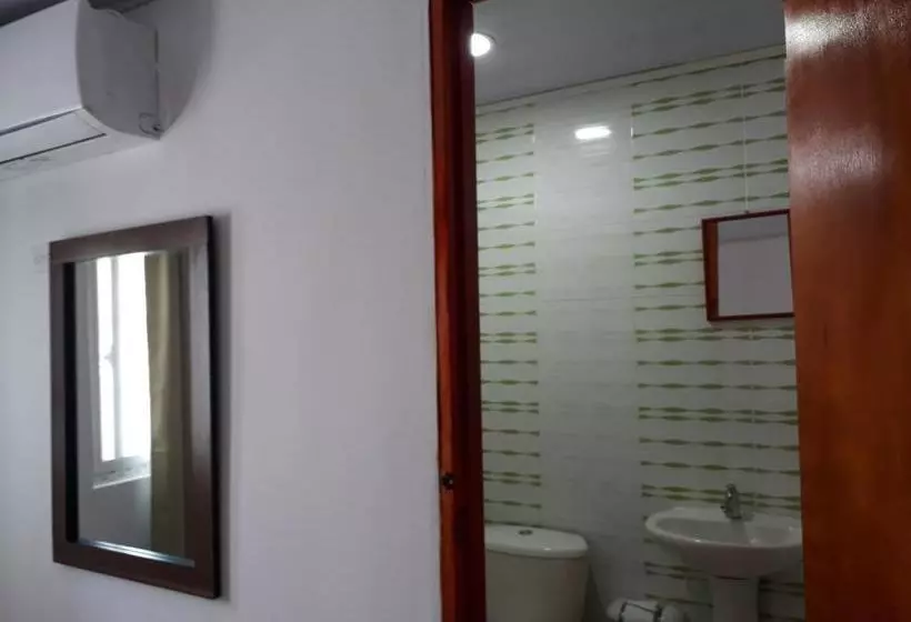 پانسیون Ludisa House