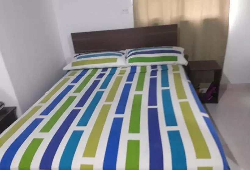 پانسیون Ludisa House