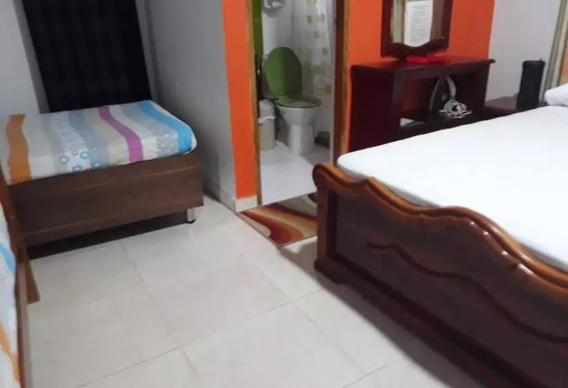 پانسیون Ludisa House